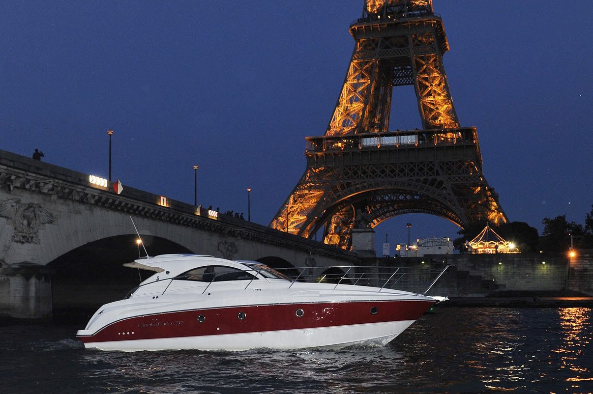 Your luxury cruise aboard the James