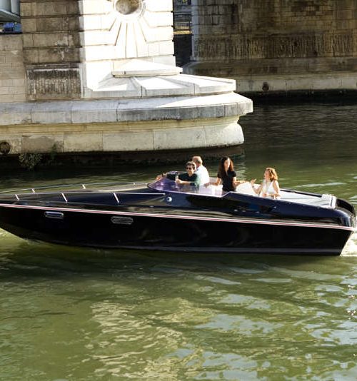 Black Swan - Paris Yacht Limousine