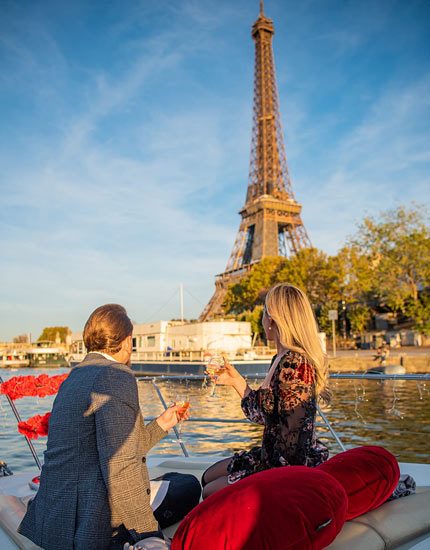 Seine River Cruise with Eiffel Tower View