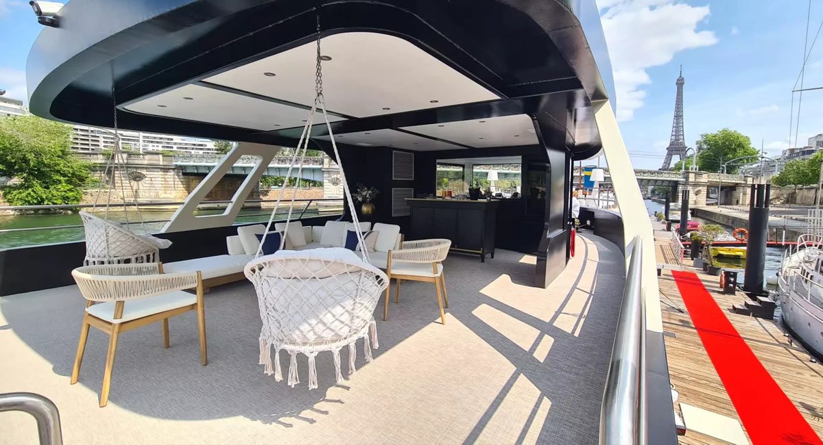 Luxury private cruise on the Seine