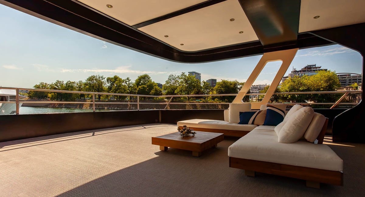 Luxury private boat Paris